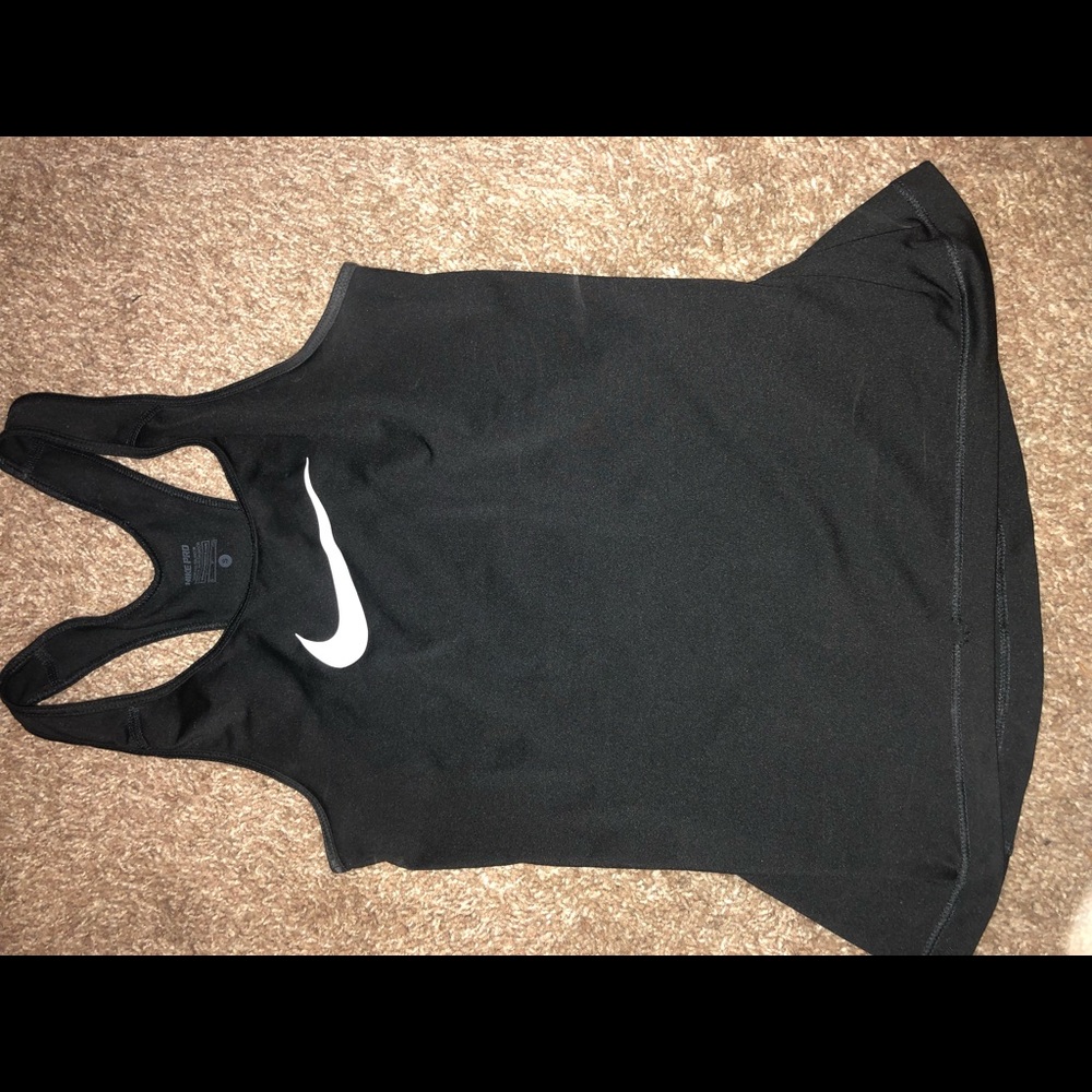 Black Nike workout tank